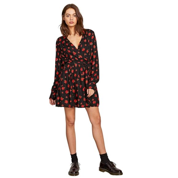 Volcom Dresses & Skirts - VOLCOM Women's Midi Dress Lil Fitted Long Sleeve Size: S (4-6) 